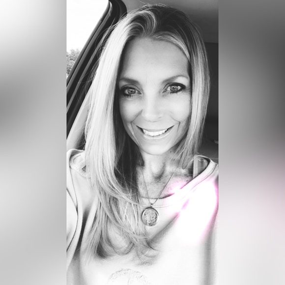 Eternal Moss Locket Pendant Necklace- Rose Pink - Picture 9 of 10